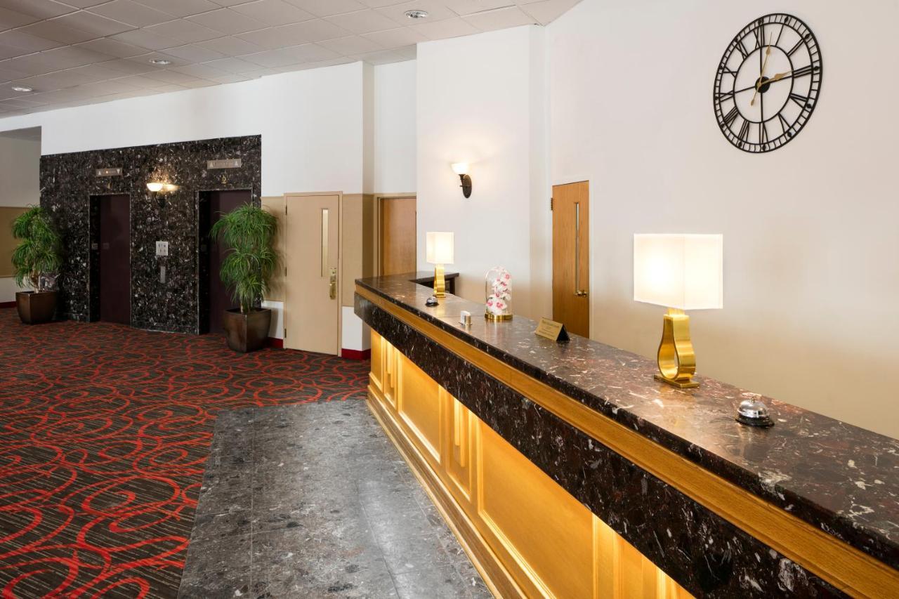 Hotels Gouverneur Montreal - Ile Charron Boucherville Exterior photo