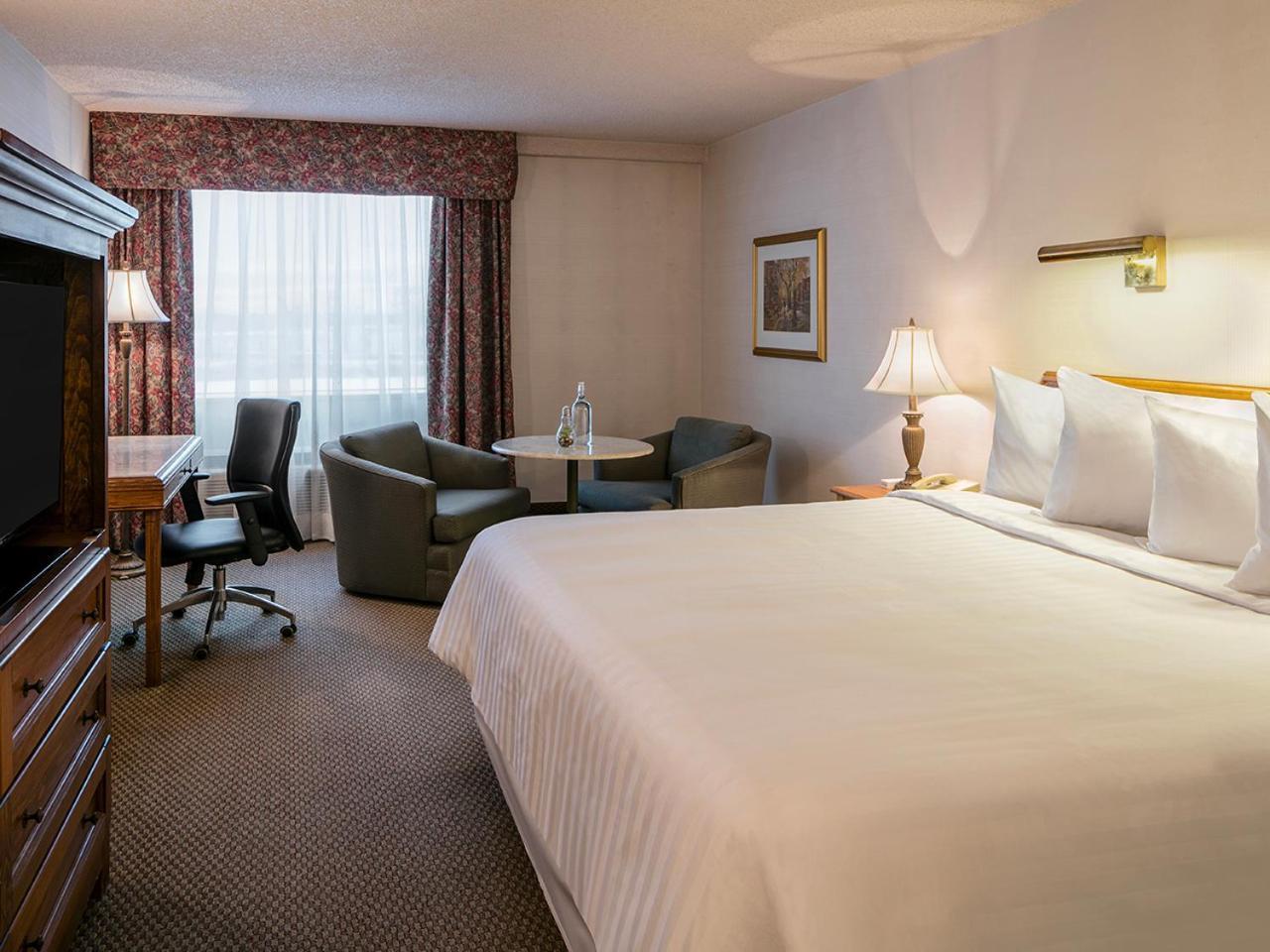 Hotels Gouverneur Montreal - Ile Charron Boucherville Exterior photo