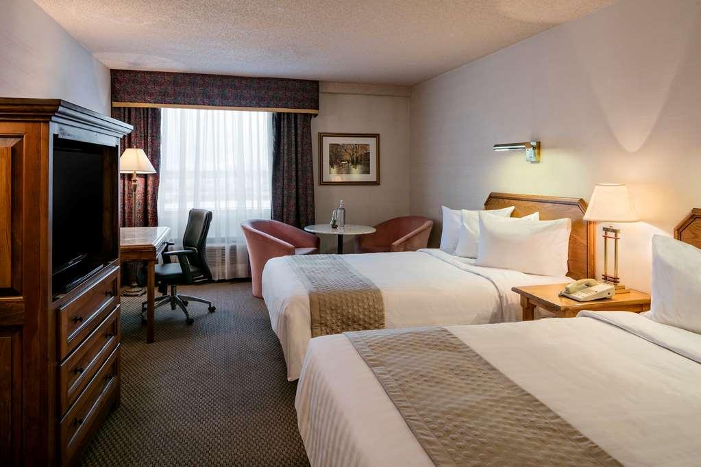 Hotels Gouverneur Montreal - Ile Charron Boucherville Room photo